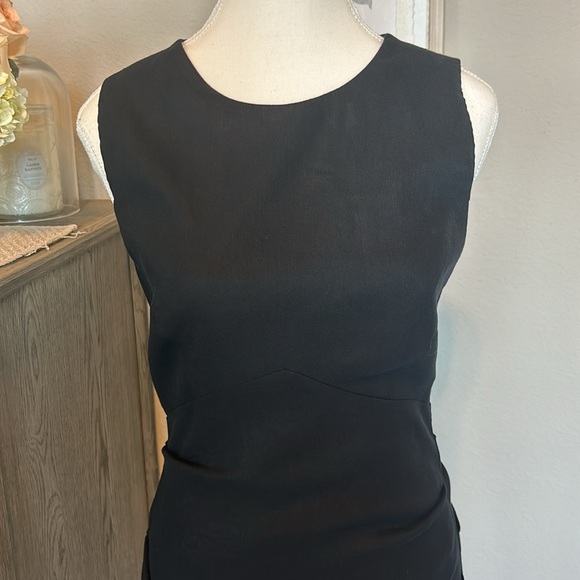 Nicole Miller: Fitted Linen Midi Dress - Picture 3 of 12